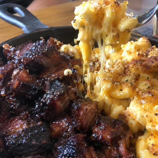 Burnt ends and mac and cheese